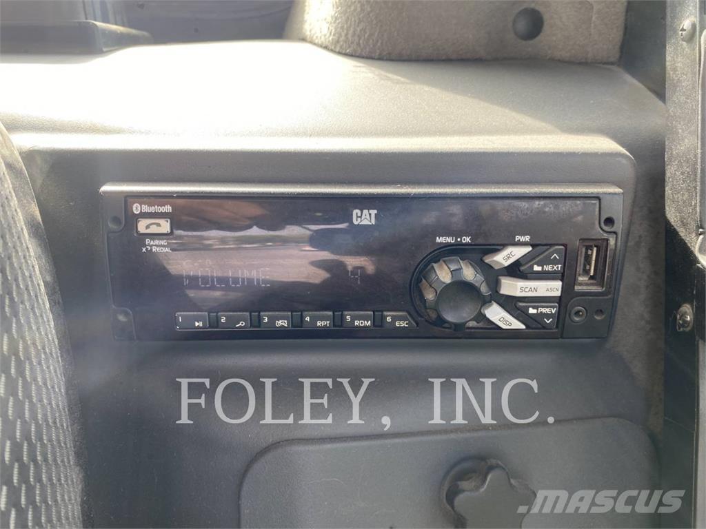 CAT 272D3 Schrankladers