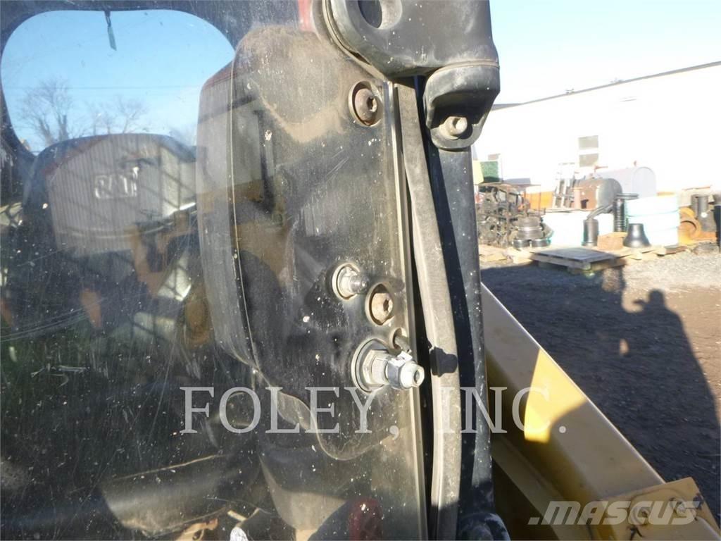 CAT 279D Rupsladers
