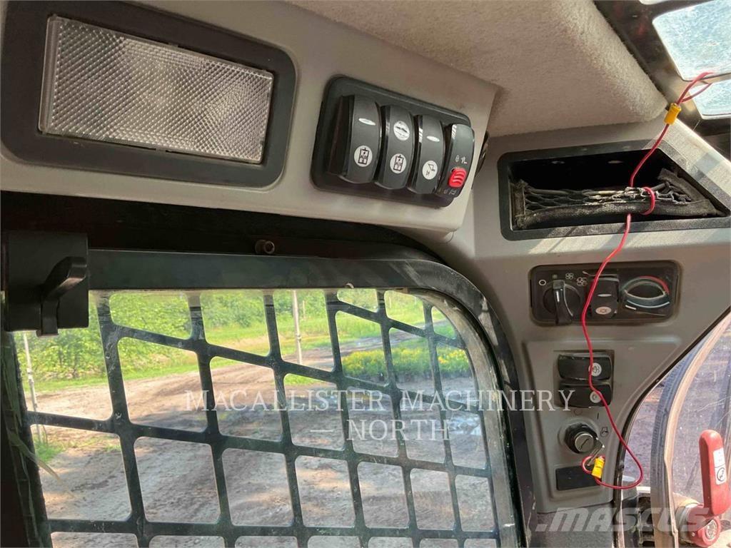 CAT 299D2 AHQ Schrankladers