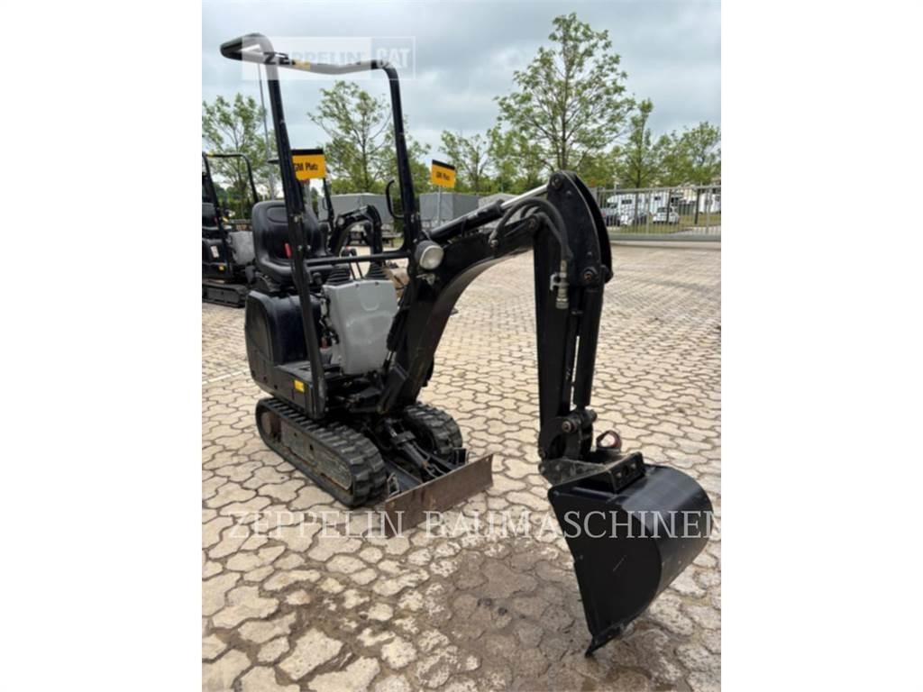 CAT 300.9D Rupsgraafmachines