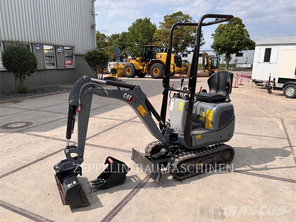 CAT 300.9D Rupsgraafmachines