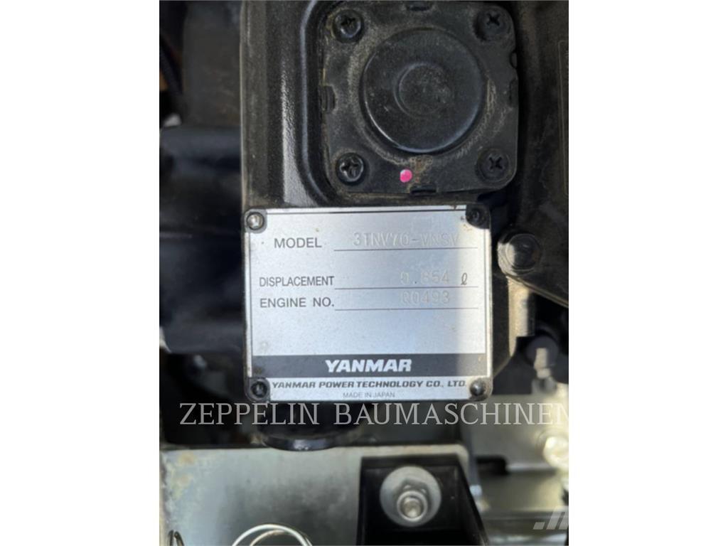 CAT 300.9D Rupsgraafmachines