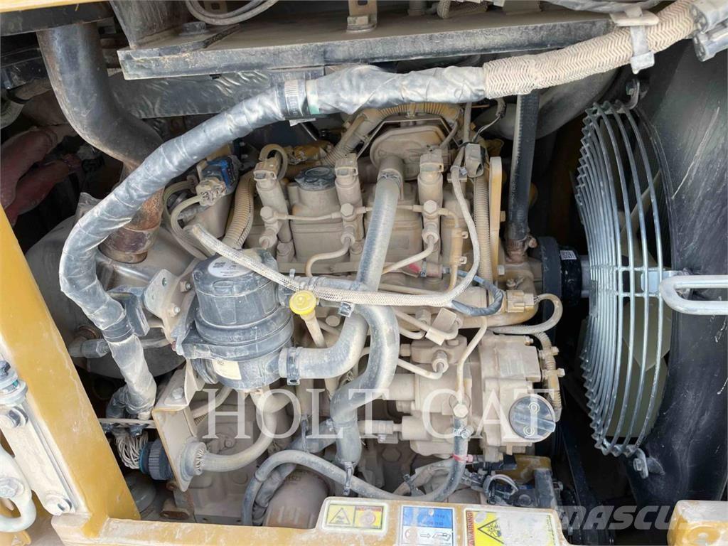 CAT 304 Rupsgraafmachines