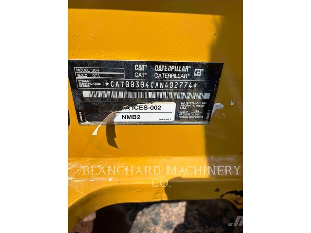 CAT 304 Rupsgraafmachines