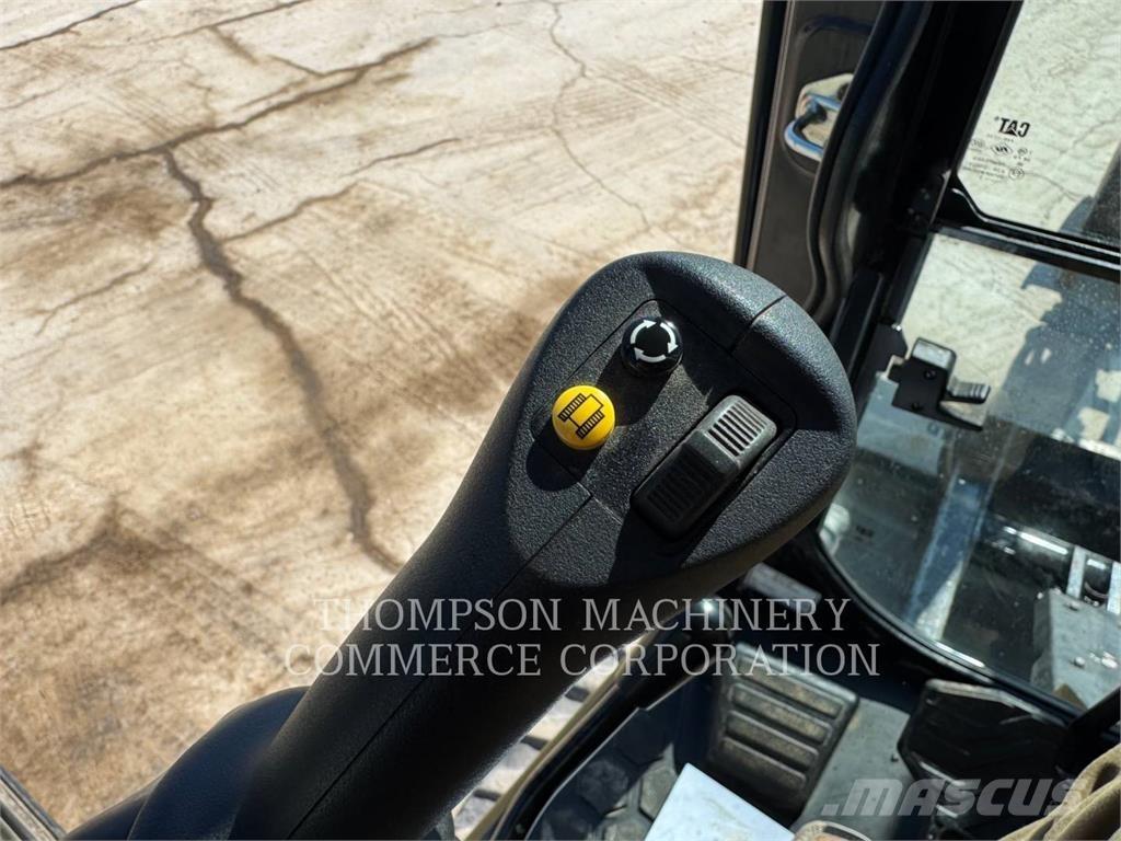 CAT 304 Rupsgraafmachines