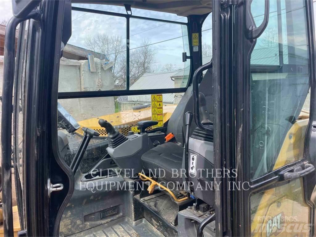 CAT 306 T Rupsgraafmachines