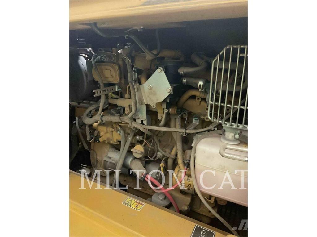 CAT 308 Rupsgraafmachines