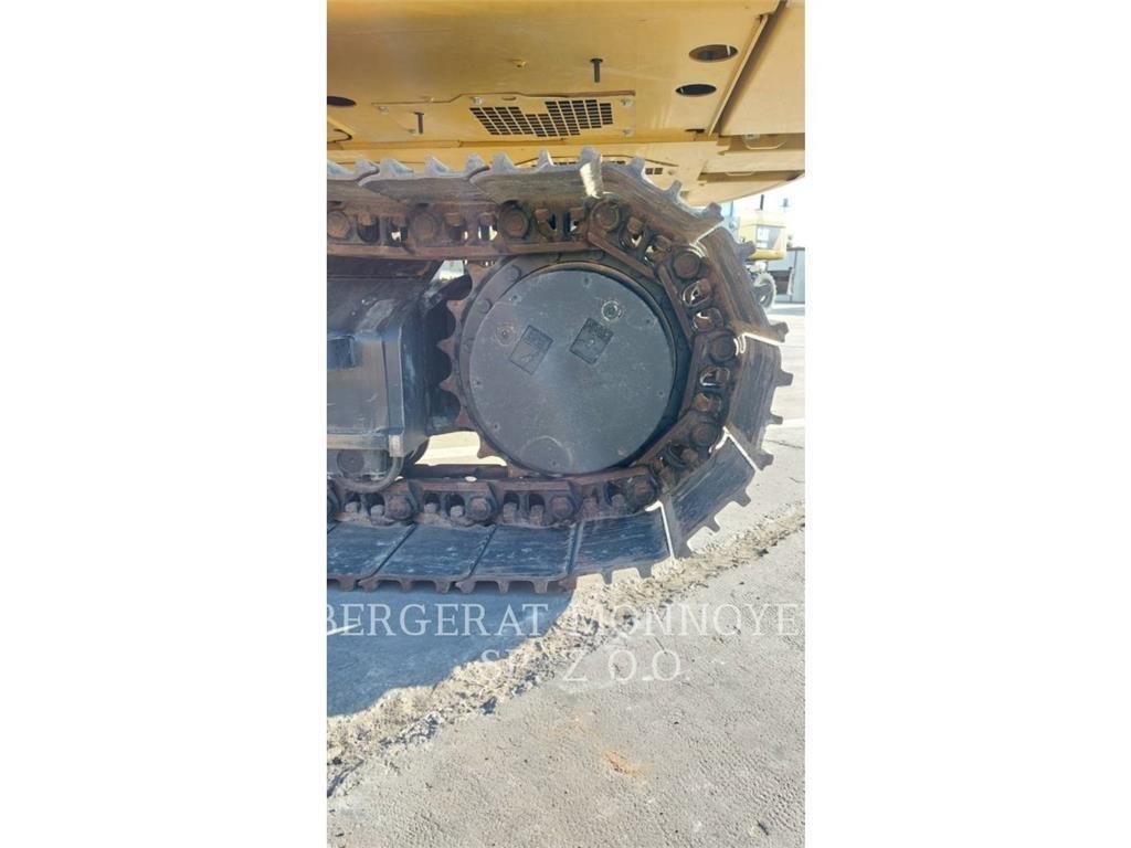 CAT 320 Rupsgraafmachines