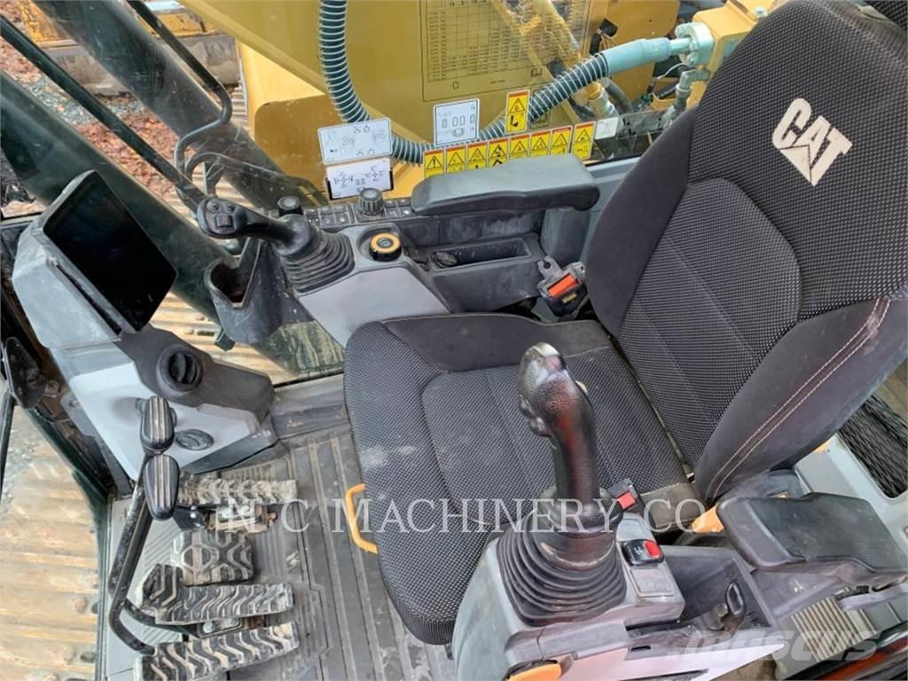 CAT 320 Rupsgraafmachines