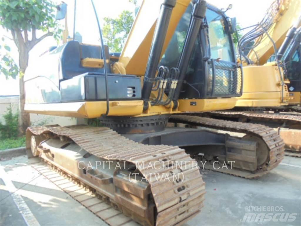 CAT 320D2 Rupsgraafmachines