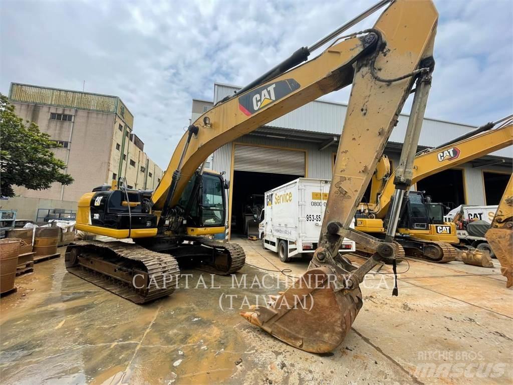 CAT 320D2 Rupsgraafmachines