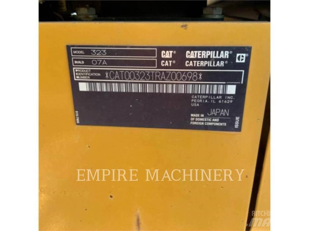 CAT 323-07 Rupsgraafmachines