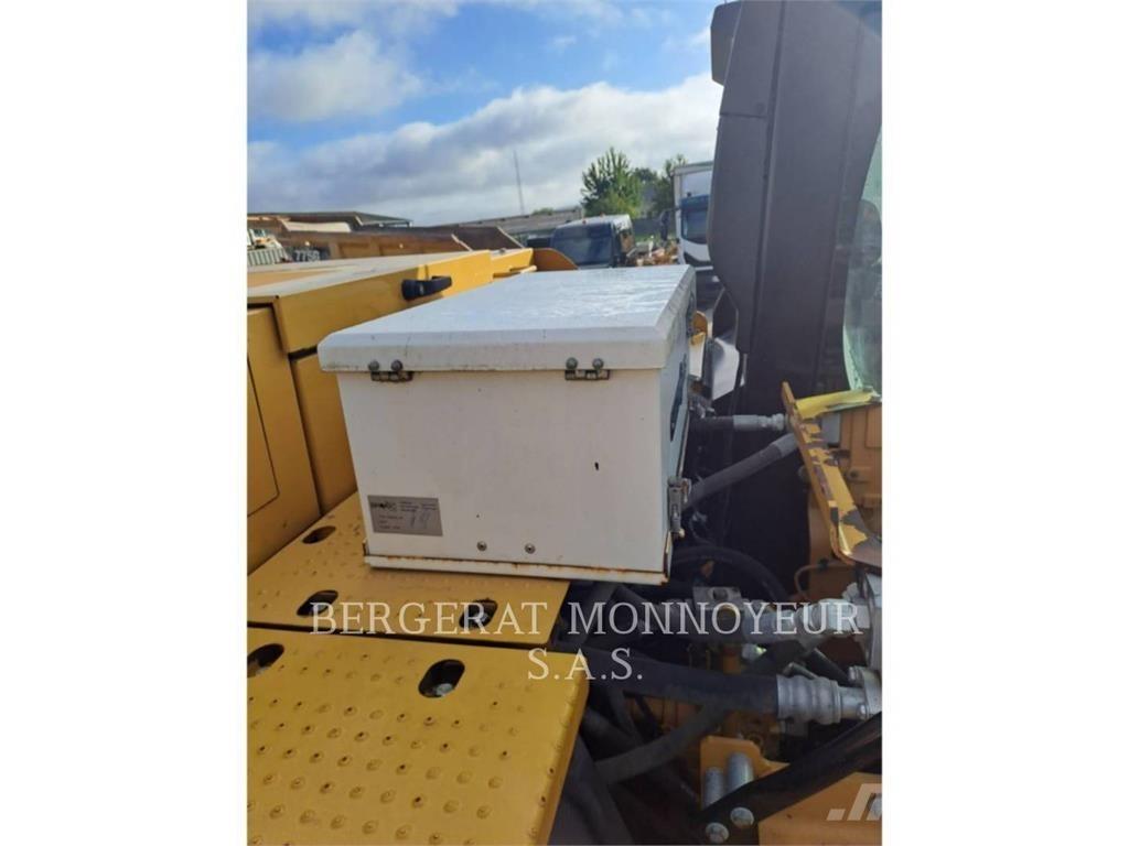 CAT 323-07 Rupsgraafmachines