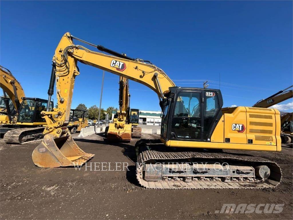 CAT 323 CF Rupsgraafmachines