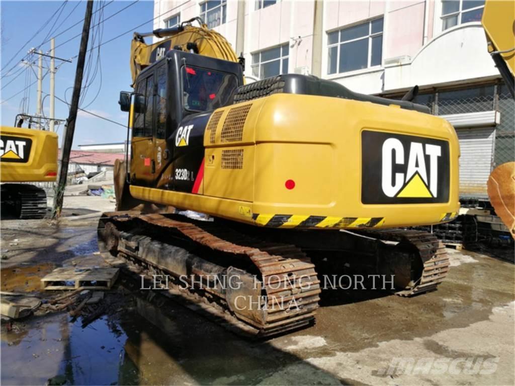 CAT 323D2L Rupsgraafmachines