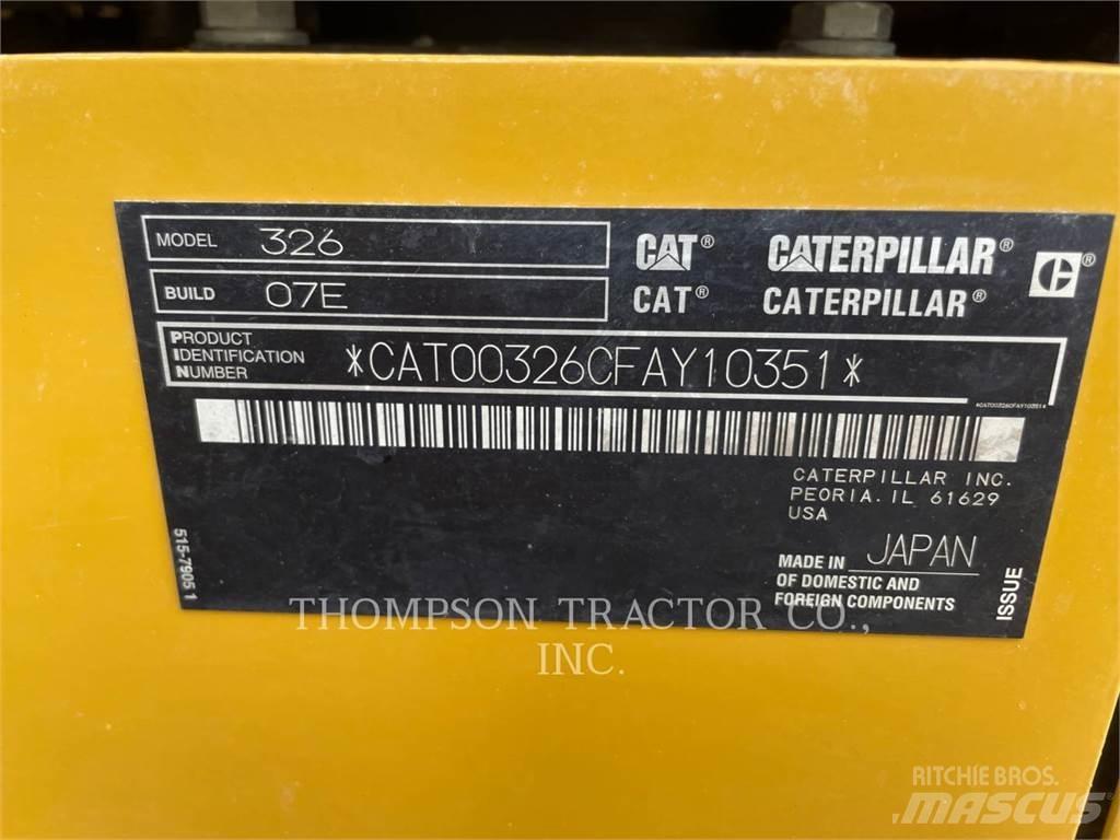 CAT 326 Rupsgraafmachines