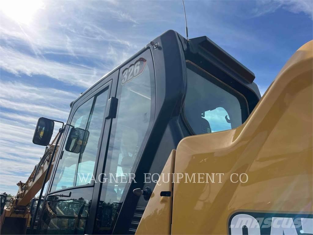 CAT 326 Rupsgraafmachines