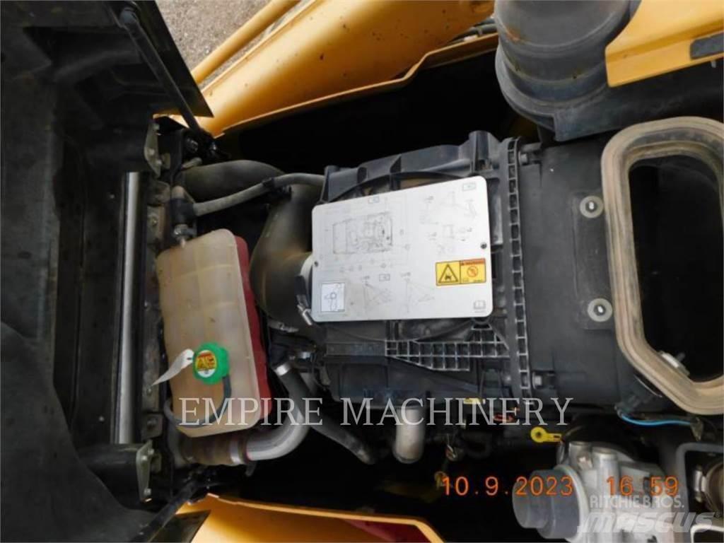 CAT 415F2 4EOP Graaf-laadcombinaties