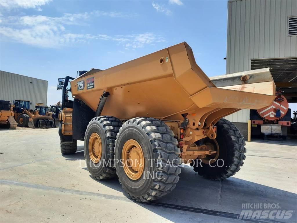 CAT 725 Knik dumptrucks
