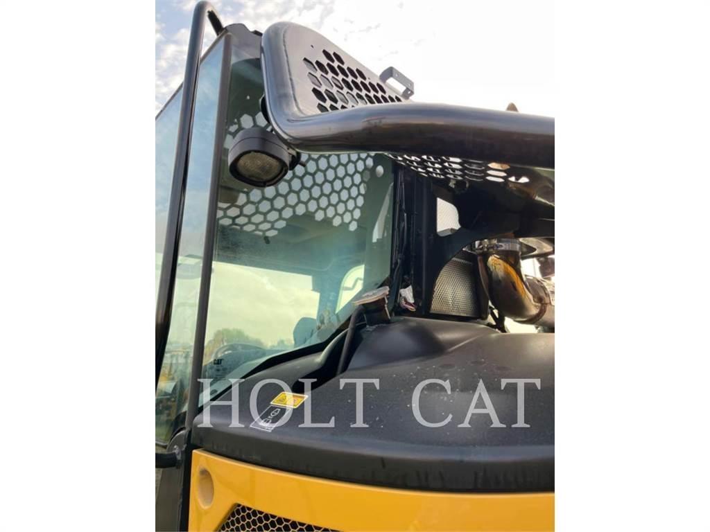 CAT 725 Knik dumptrucks
