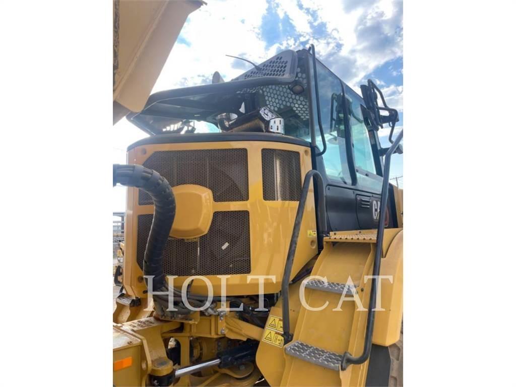 CAT 725 Knik dumptrucks