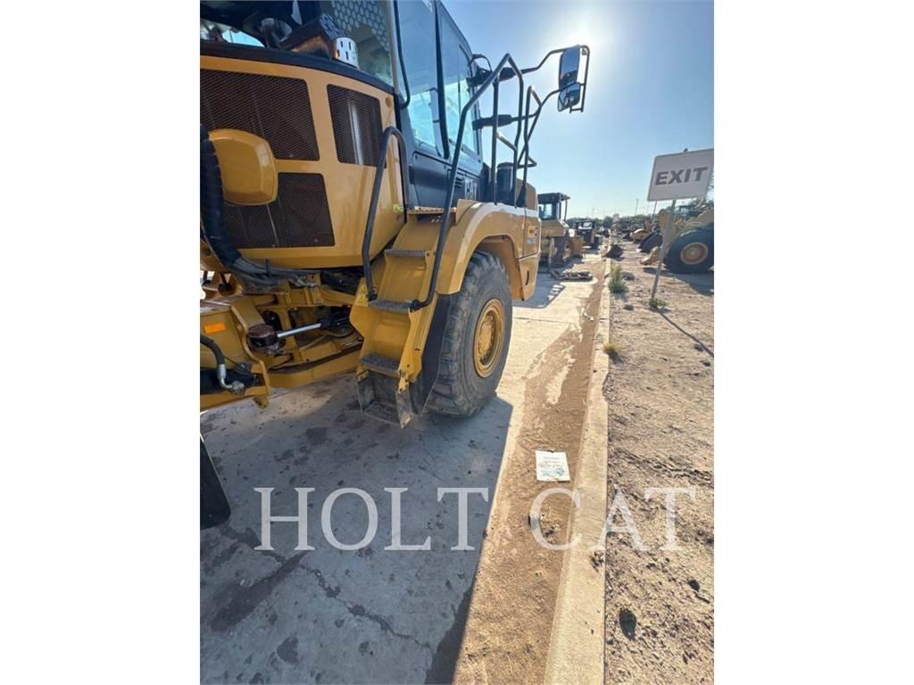 CAT 725 Knik dumptrucks