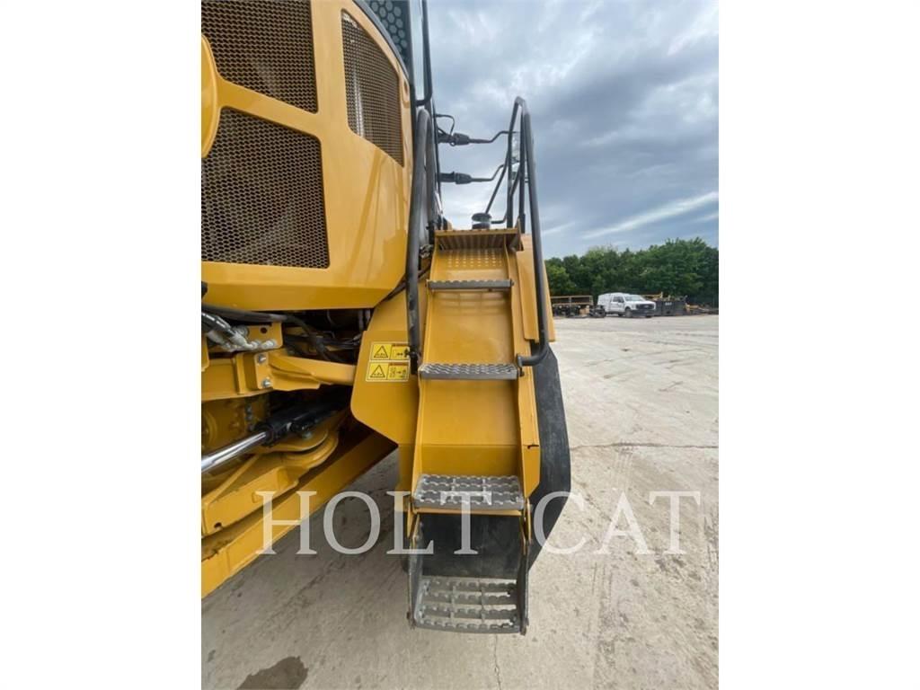CAT 725 Knik dumptrucks