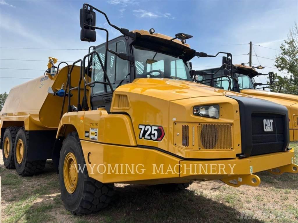 CAT 725 Knik dumptrucks