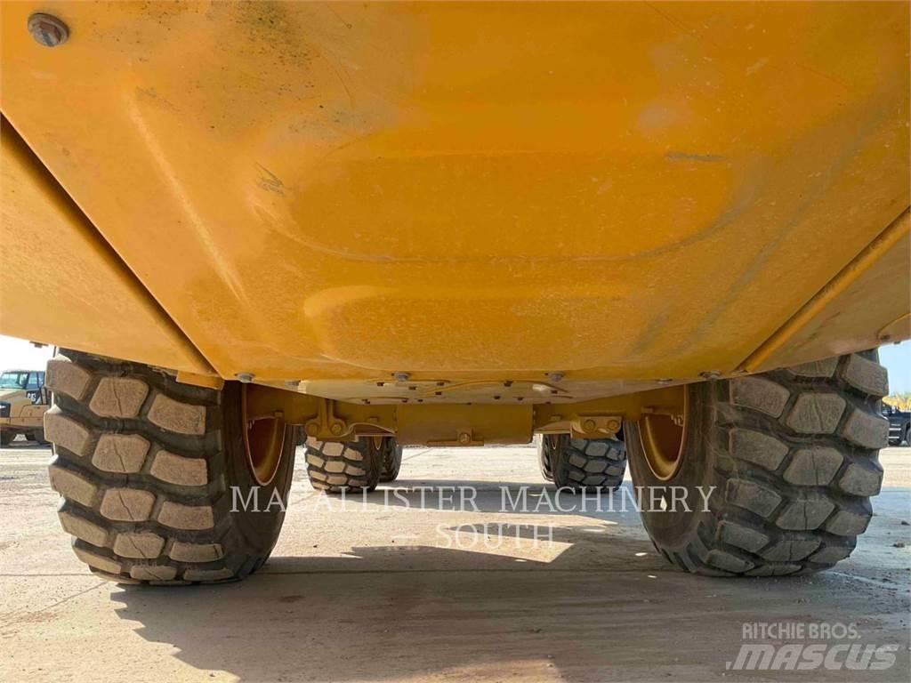 CAT 725 Knik dumptrucks