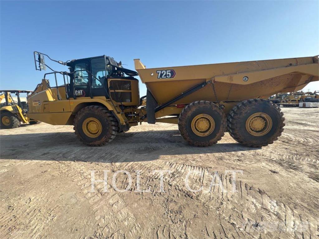 CAT 725 Knik dumptrucks
