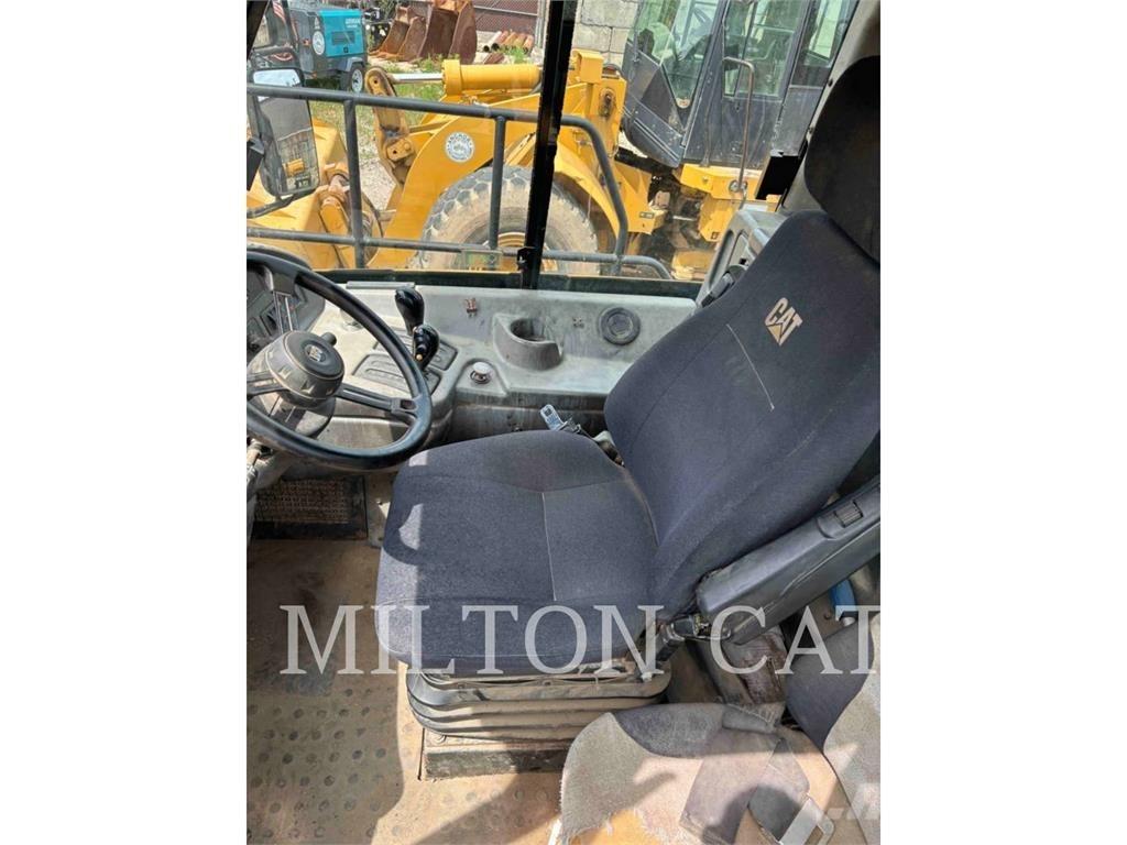 CAT 725 Knik dumptrucks