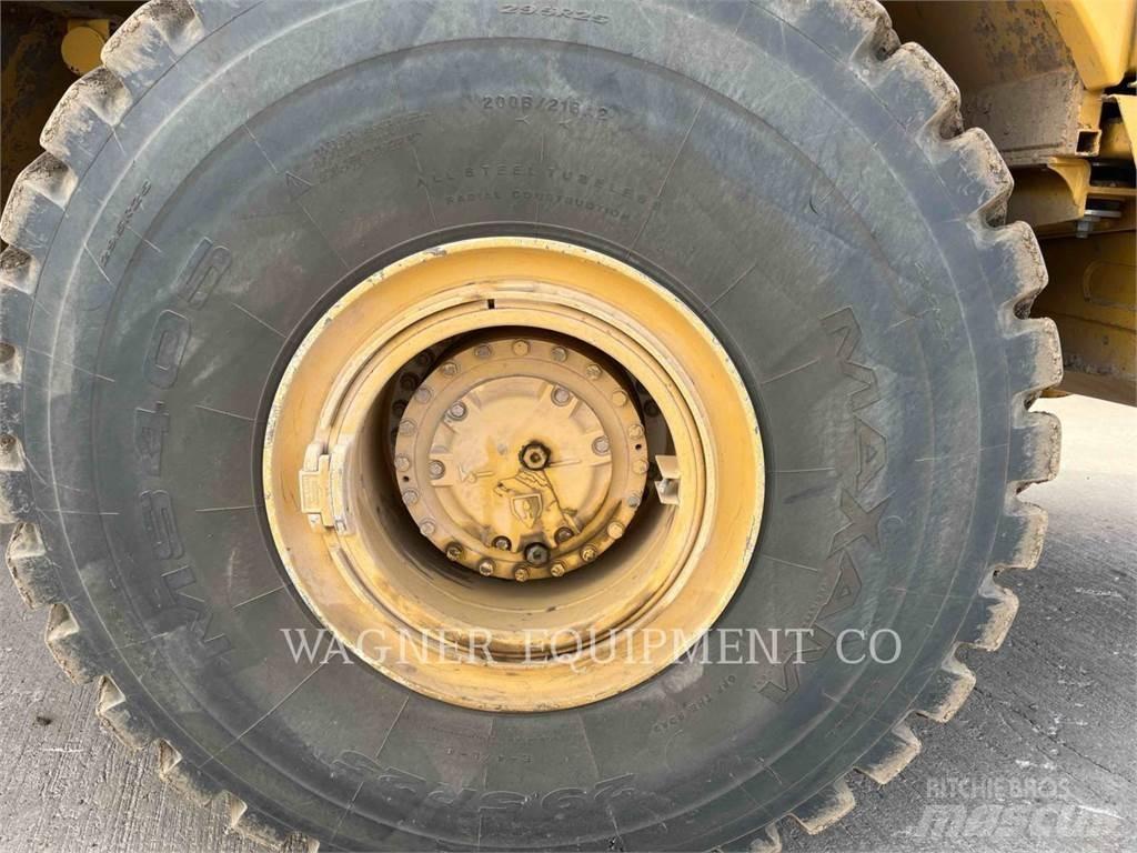 CAT 740B WT Water tankwagens