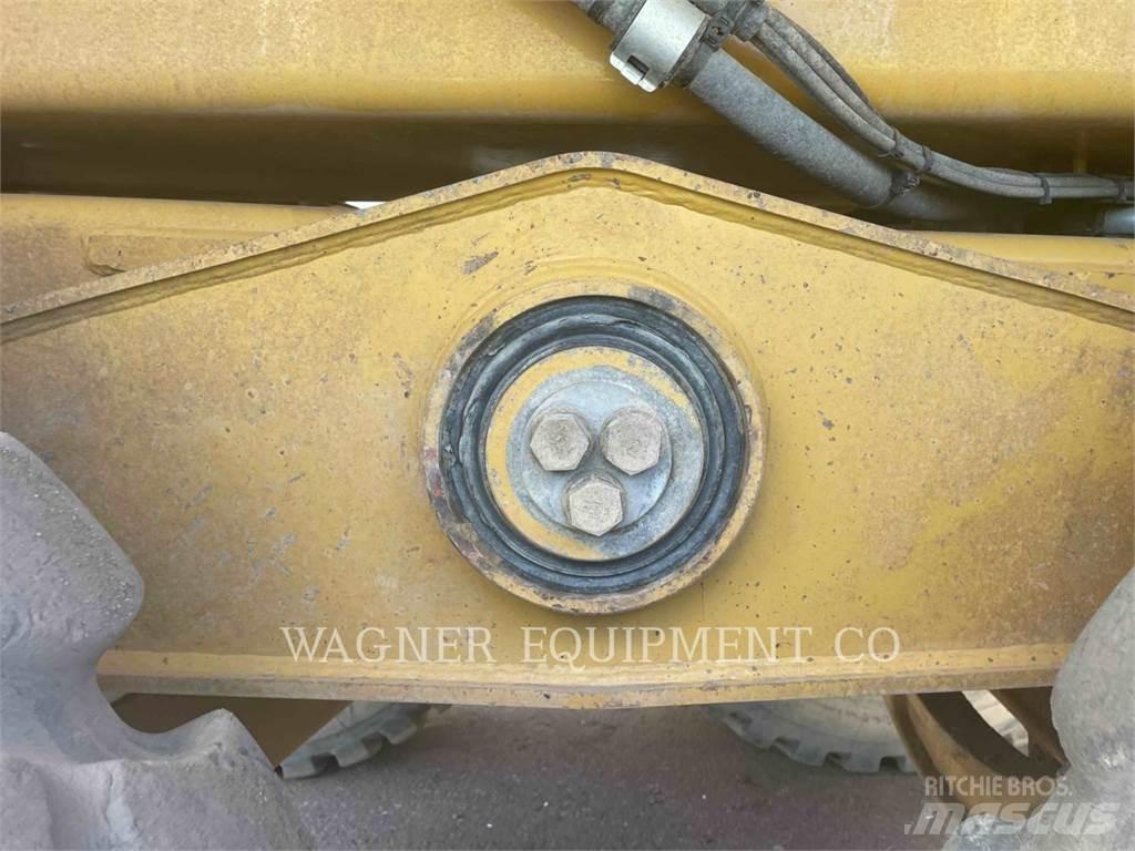 CAT 740B WT Water tankwagens