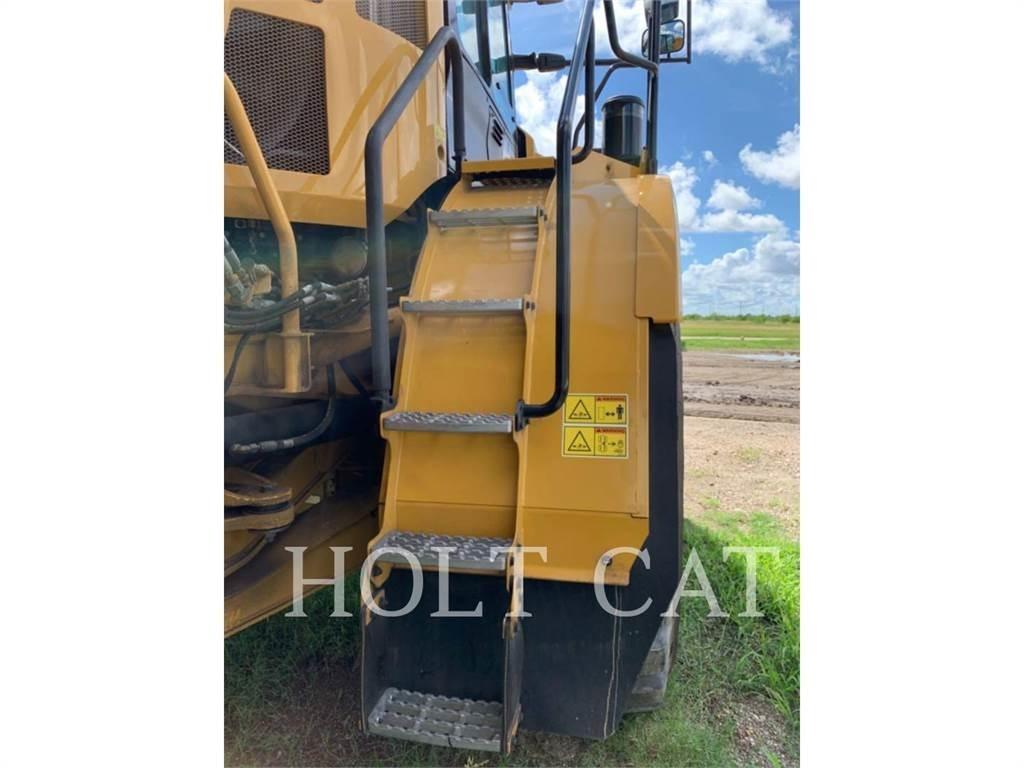 CAT 745 Knik dumptrucks