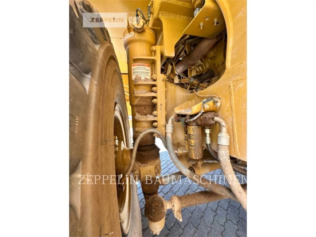 CAT 775E Knik dumptrucks