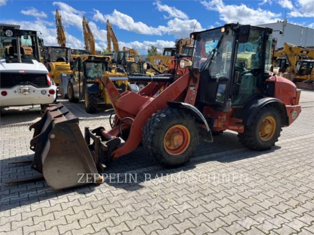 CAT 906H Wielladers