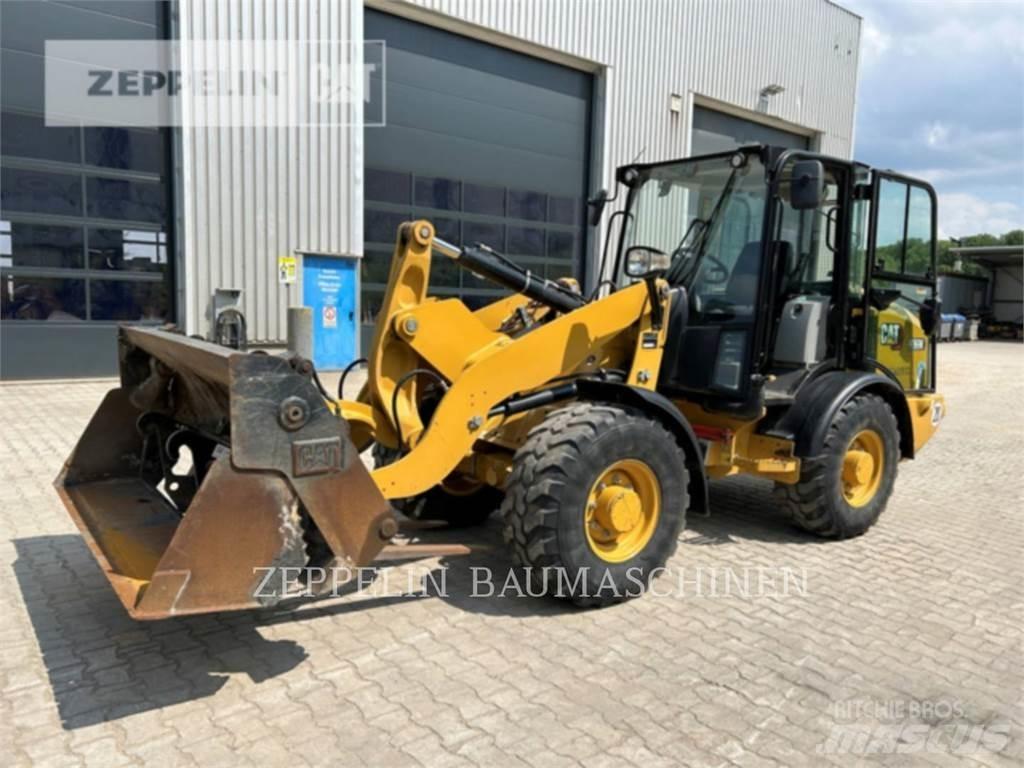 CAT 906M Wielladers