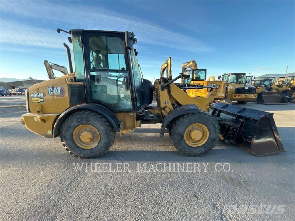 CAT 906M Wielladers