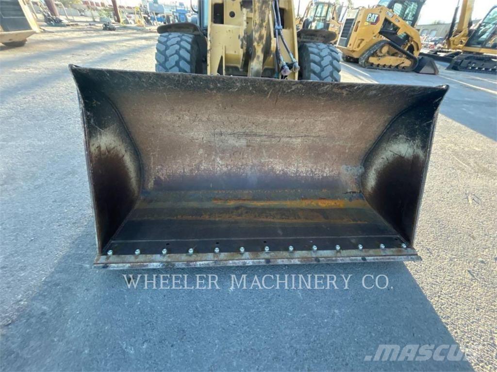 CAT 906M Wielladers
