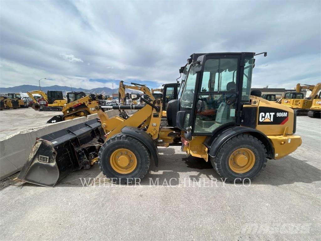 CAT 906M Wielladers