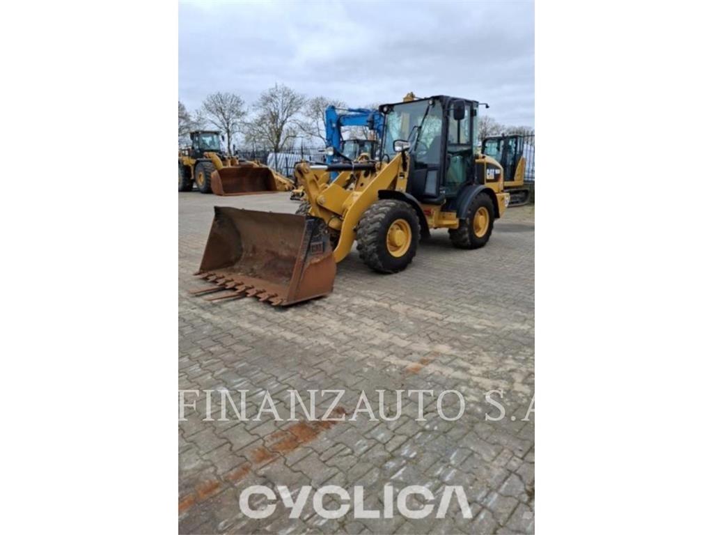 CAT 906M Wielladers
