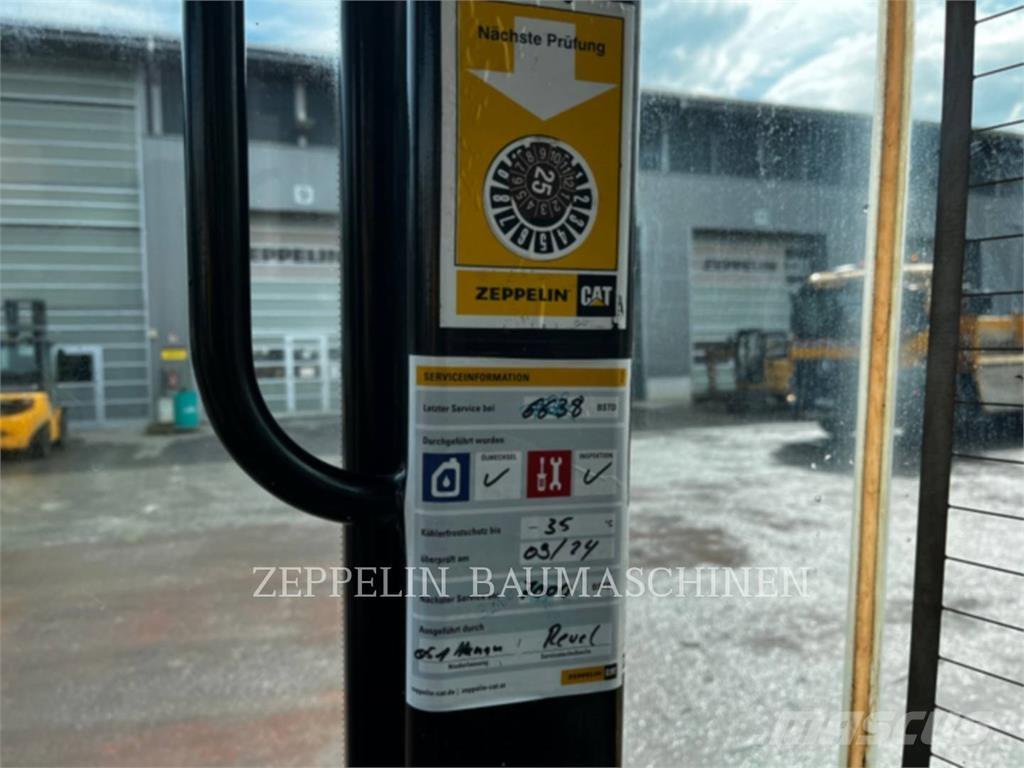 CAT 906M Wielladers