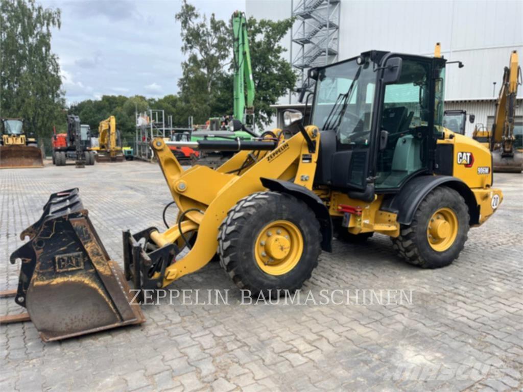 CAT 906M Wielladers