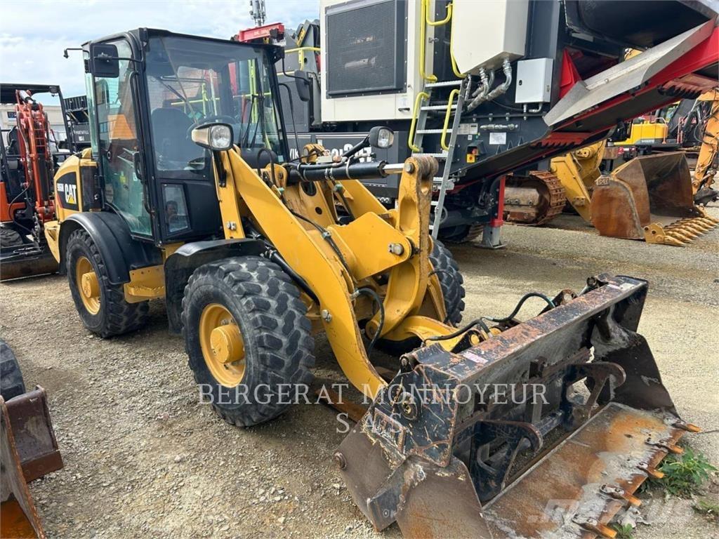 CAT 906M Wielladers