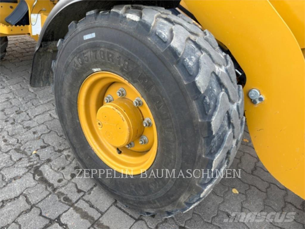 CAT 906M Wielladers