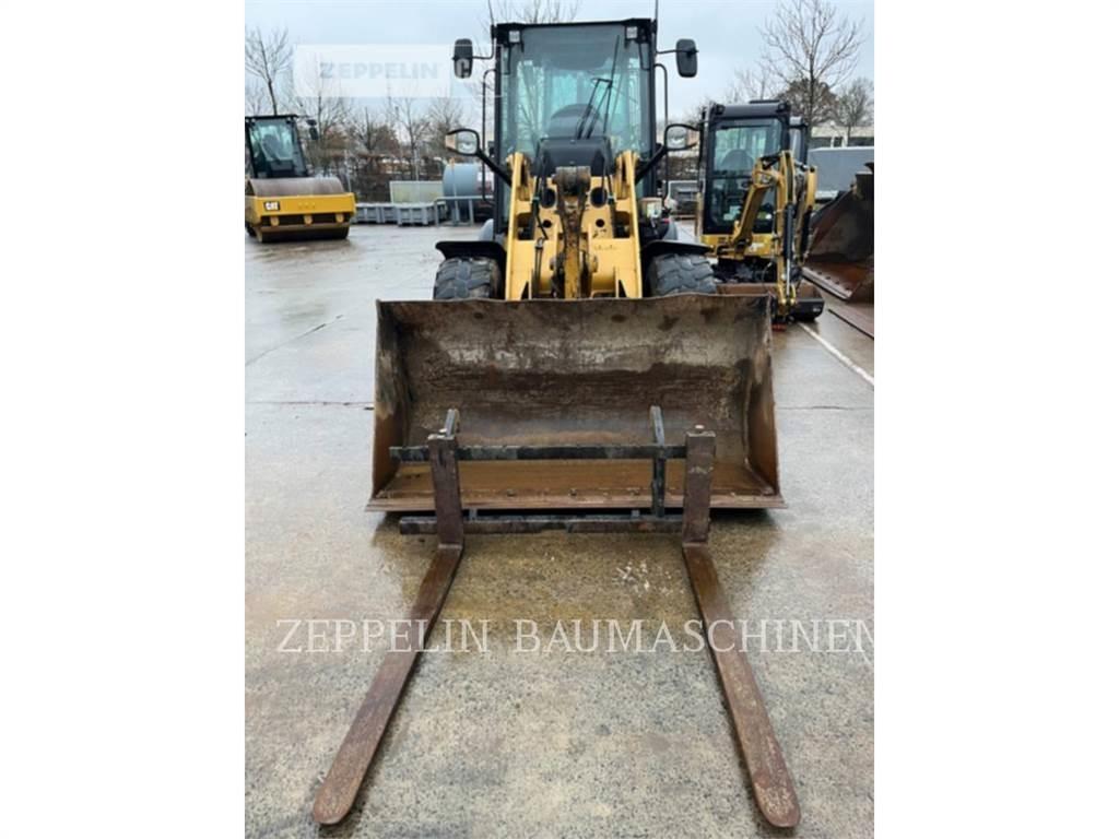 CAT 907M Wielladers