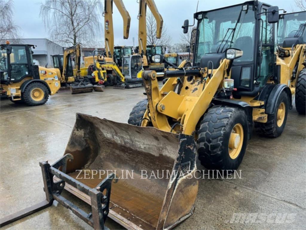 CAT 907M Wielladers