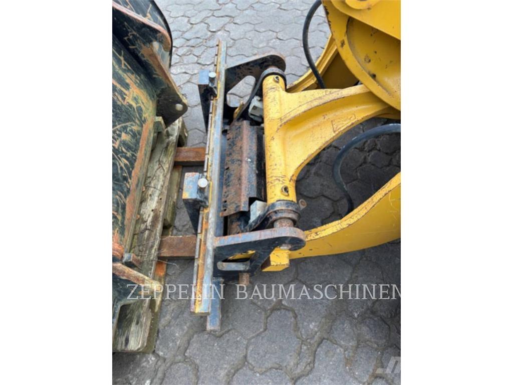 CAT 907M Wielladers