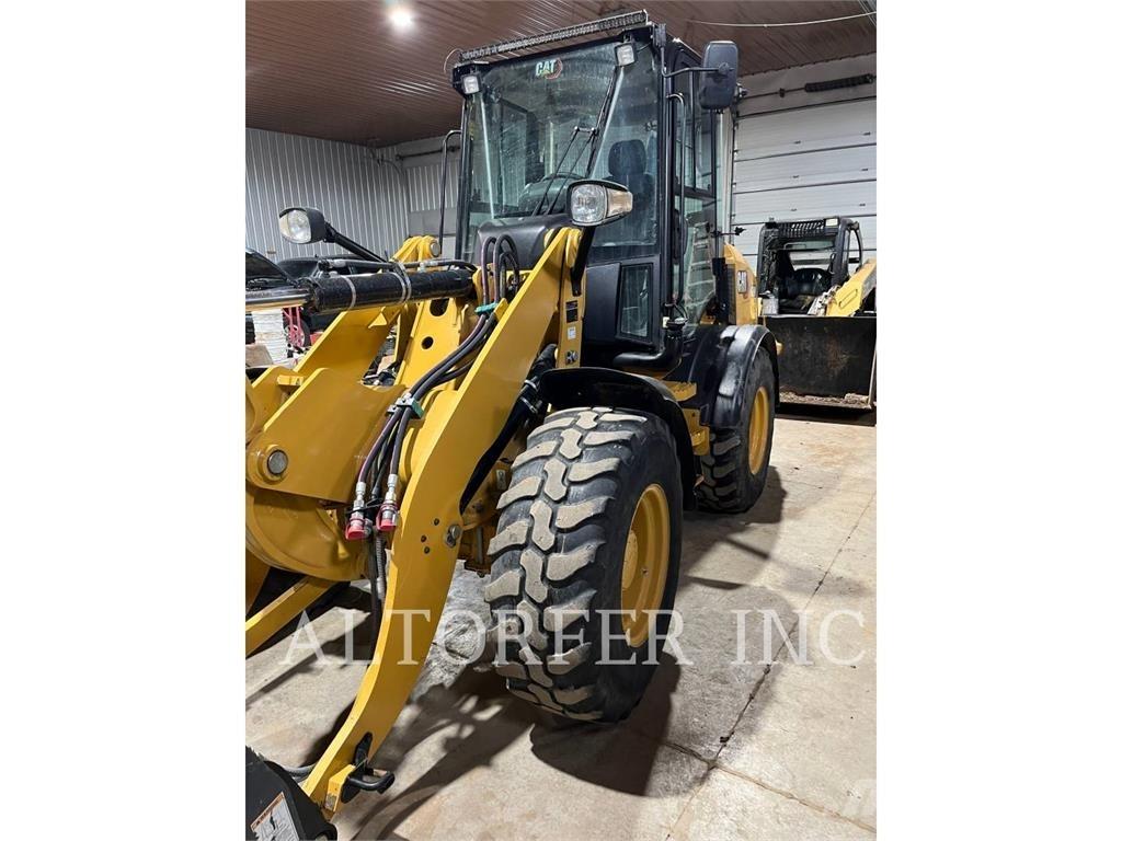 CAT 908M Miniladers