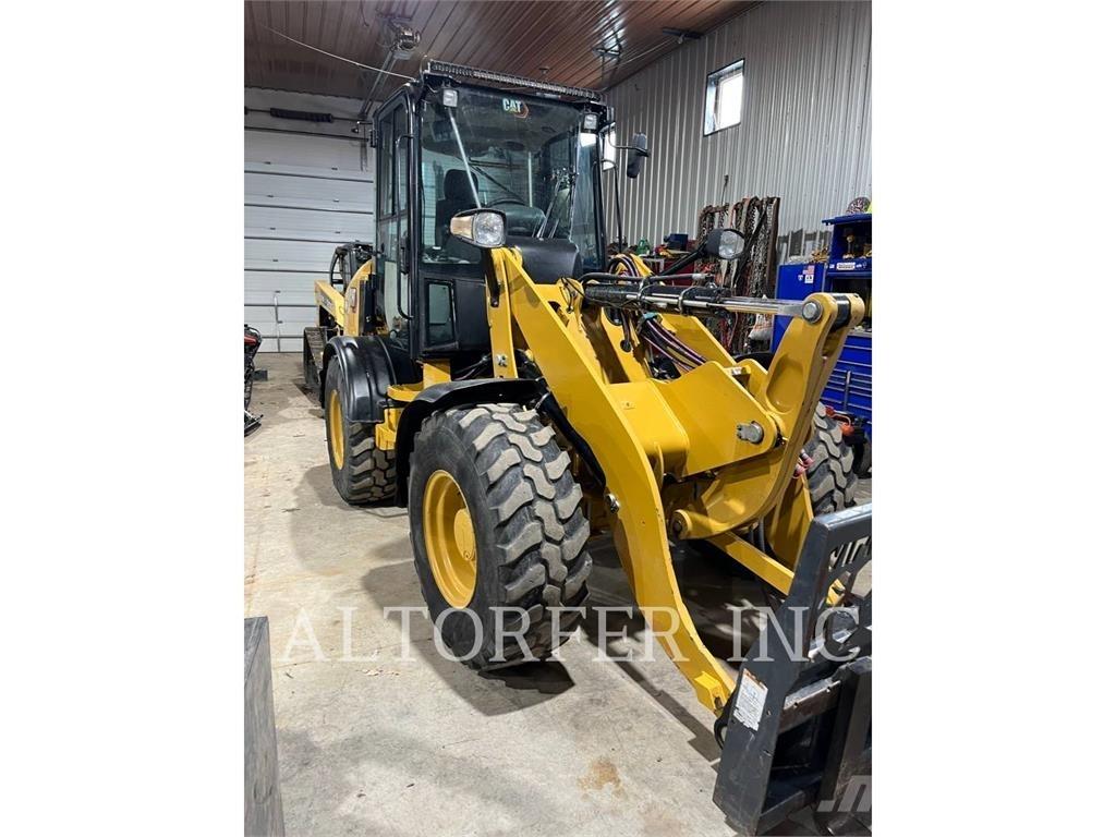 CAT 908M Miniladers